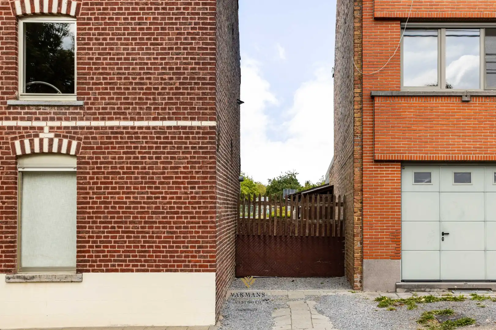 Te renoveren woning op den buiten met veel ruimte en tuin foto 8
