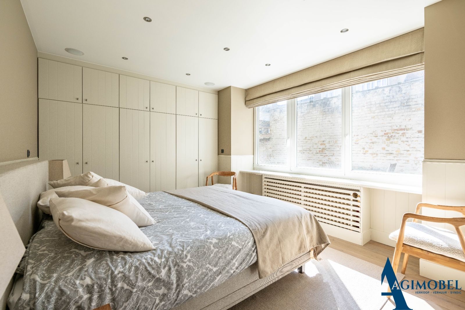 Beleef een vakantie aan zee met landelijke charme  in dit ruim appartement met terras/koer en 3 grote slaapkamers, 200m van het strand. foto 10