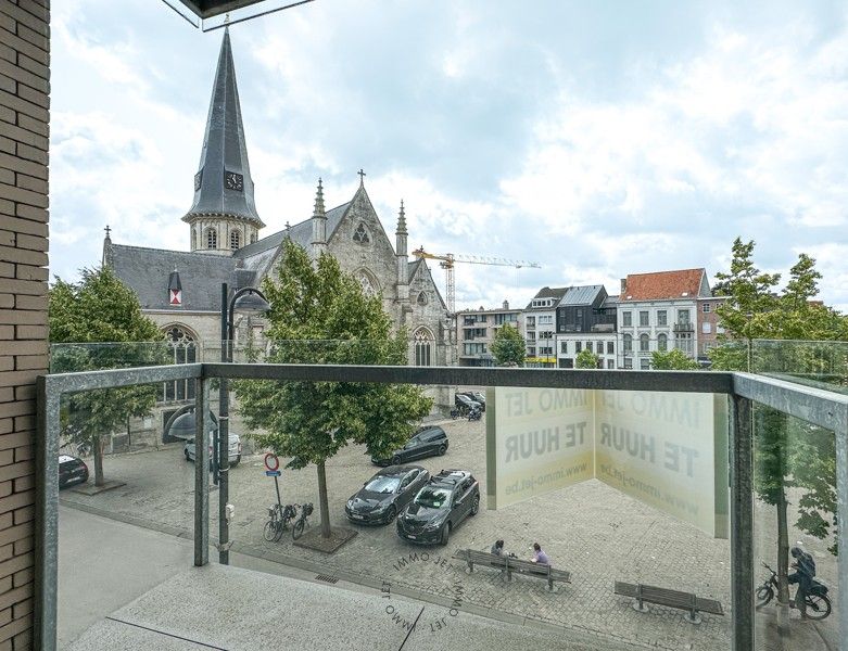 Stijlvol appartement met zicht op de Grote Markt in Beveren foto 6
