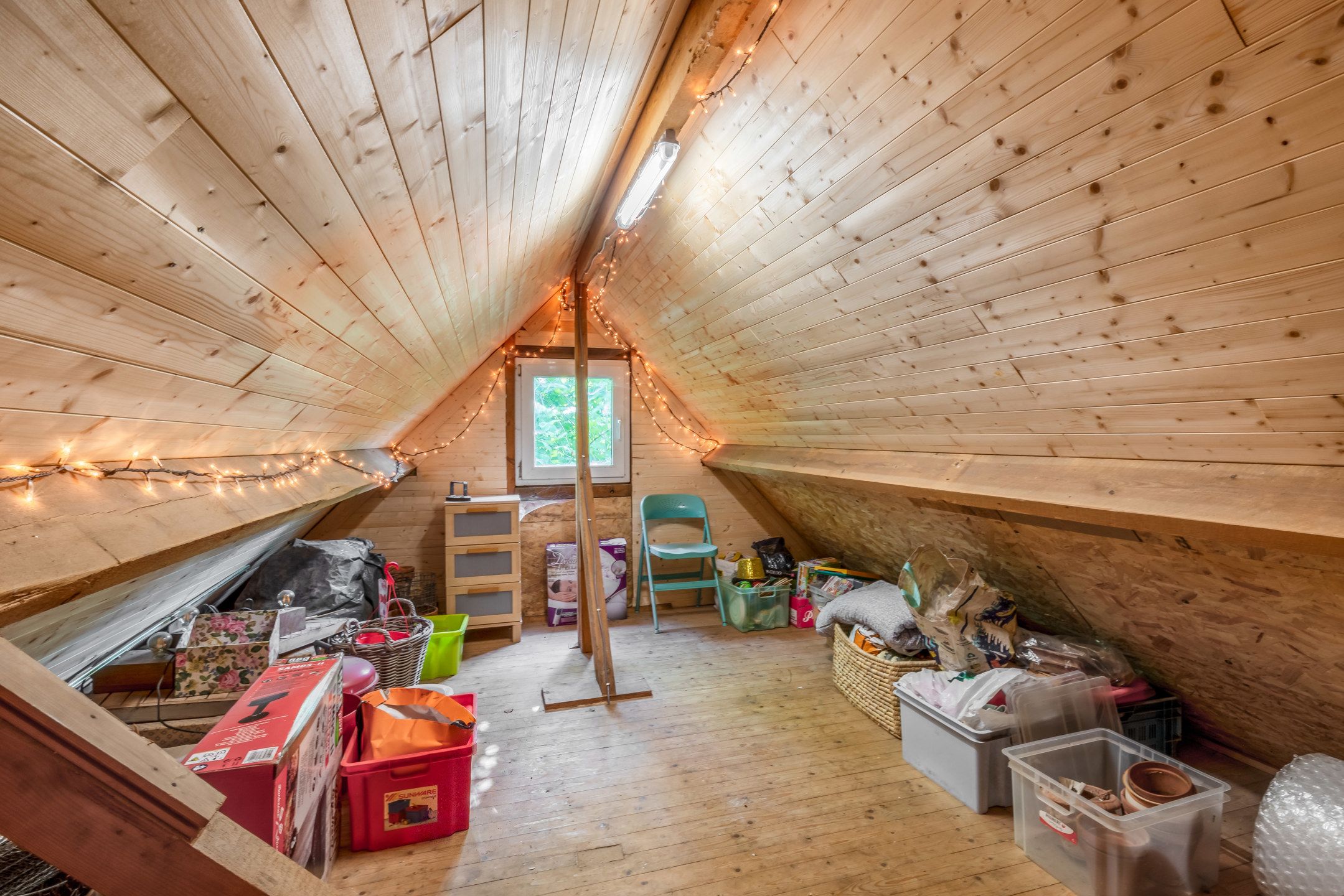 Karaktervolle woning met tuin en zij-ingang, in het centrum foto 37