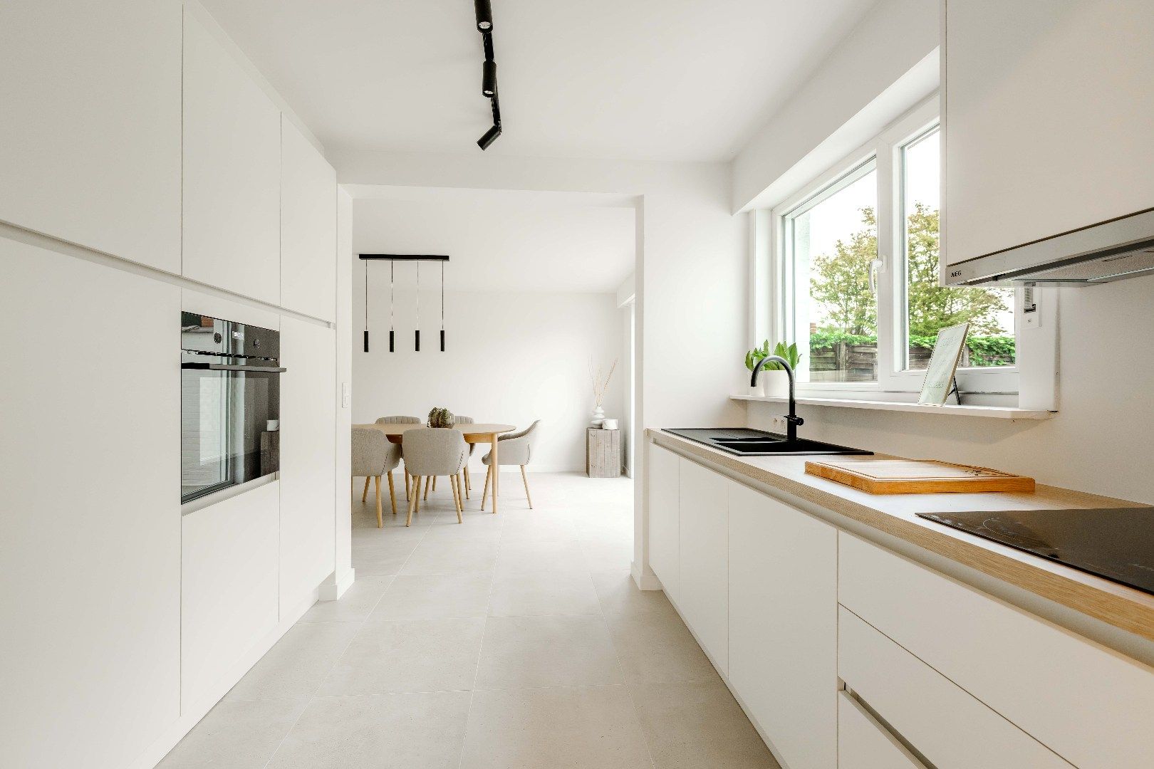 PERFECT INSTAPKLARE ENERGIEVRIENDELIJKE WONING MET TUIN EN GARAGE foto 9