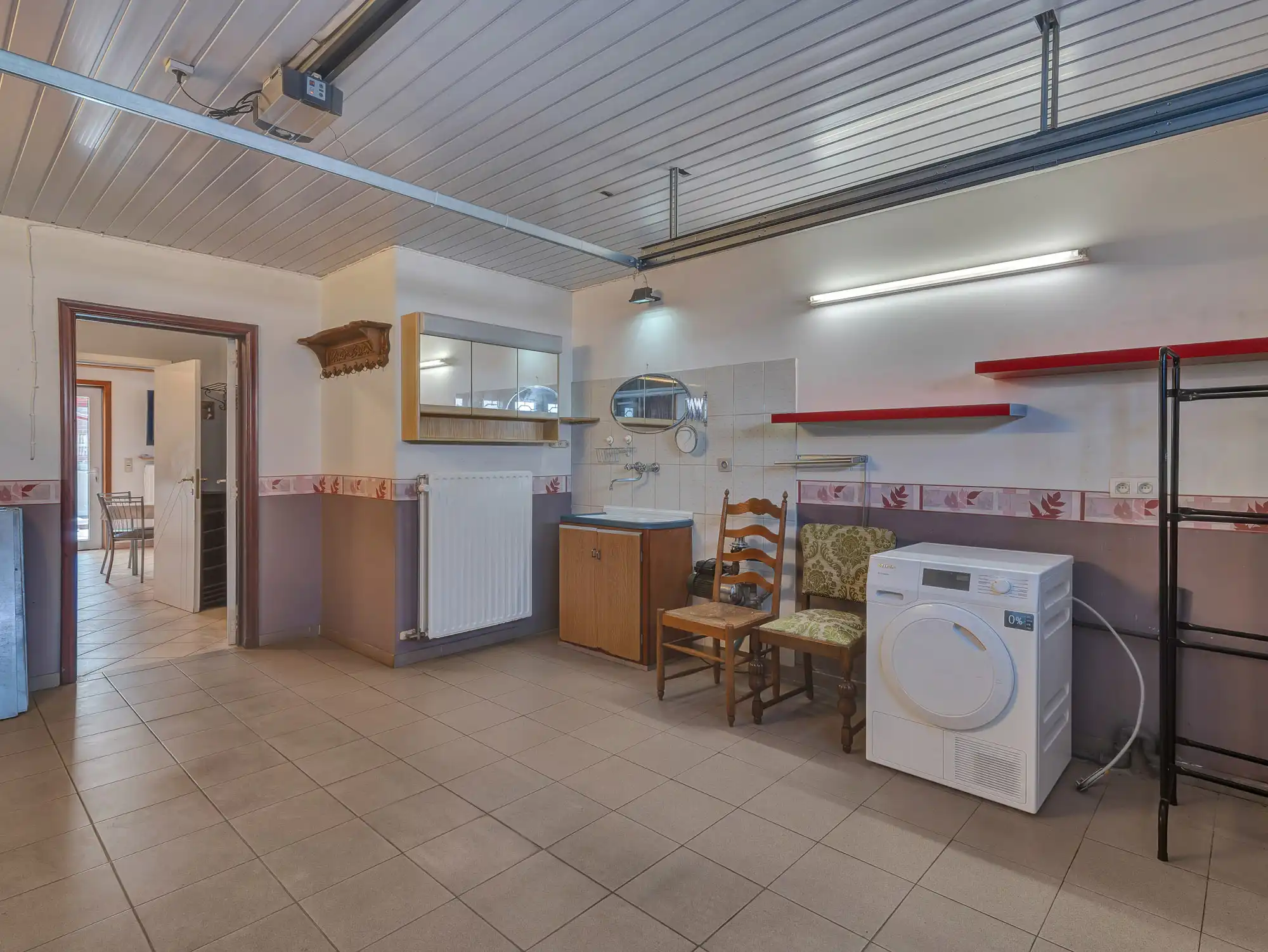 Verzorgde gezinswoning met ruimte en potentieel foto 16