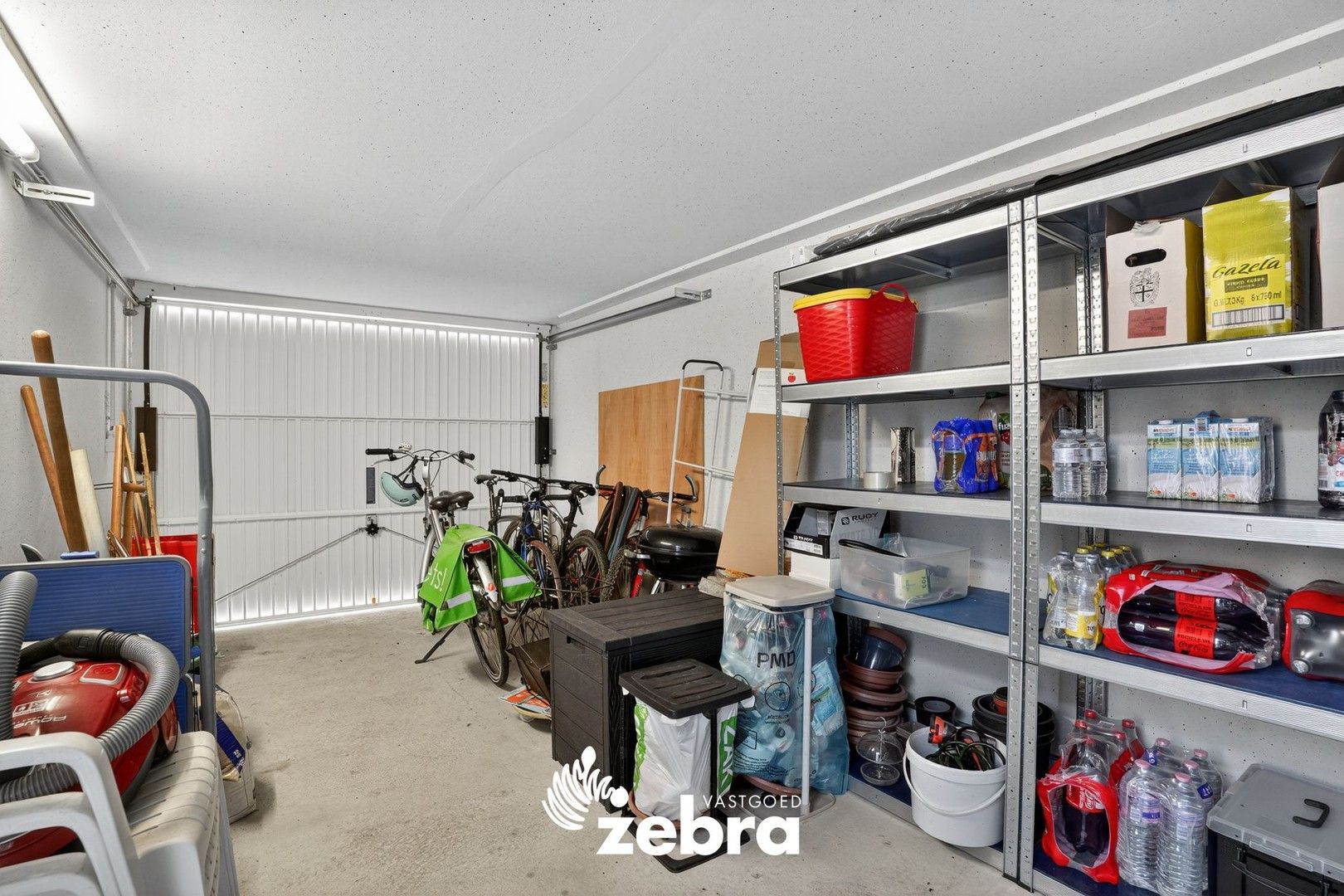 Instapklare woning met 4 SLK, 2 BADK en GARAGE! foto 29