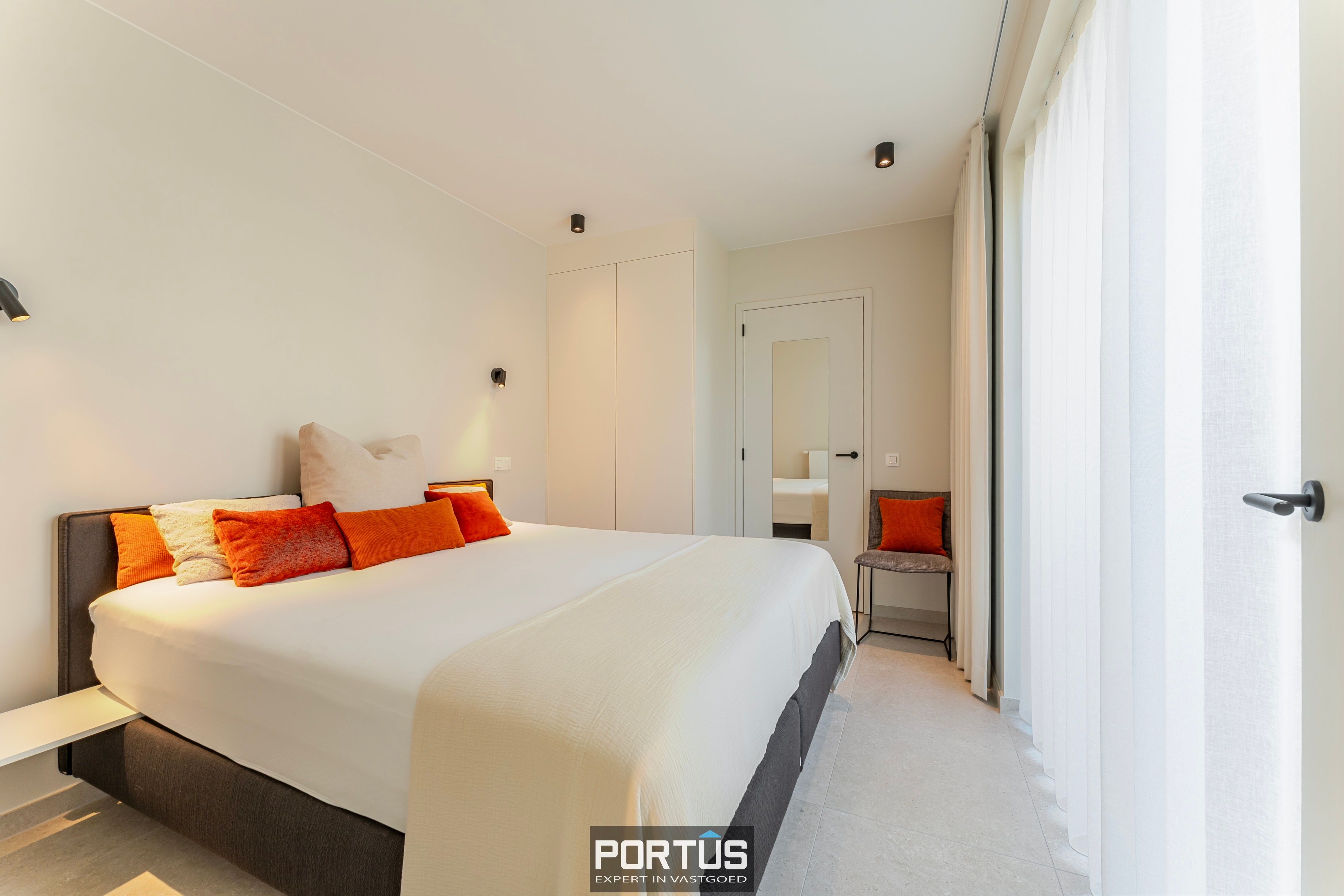Recent instapklaar gelijkvloers appartement met 2 slaapkamers te koop foto 4