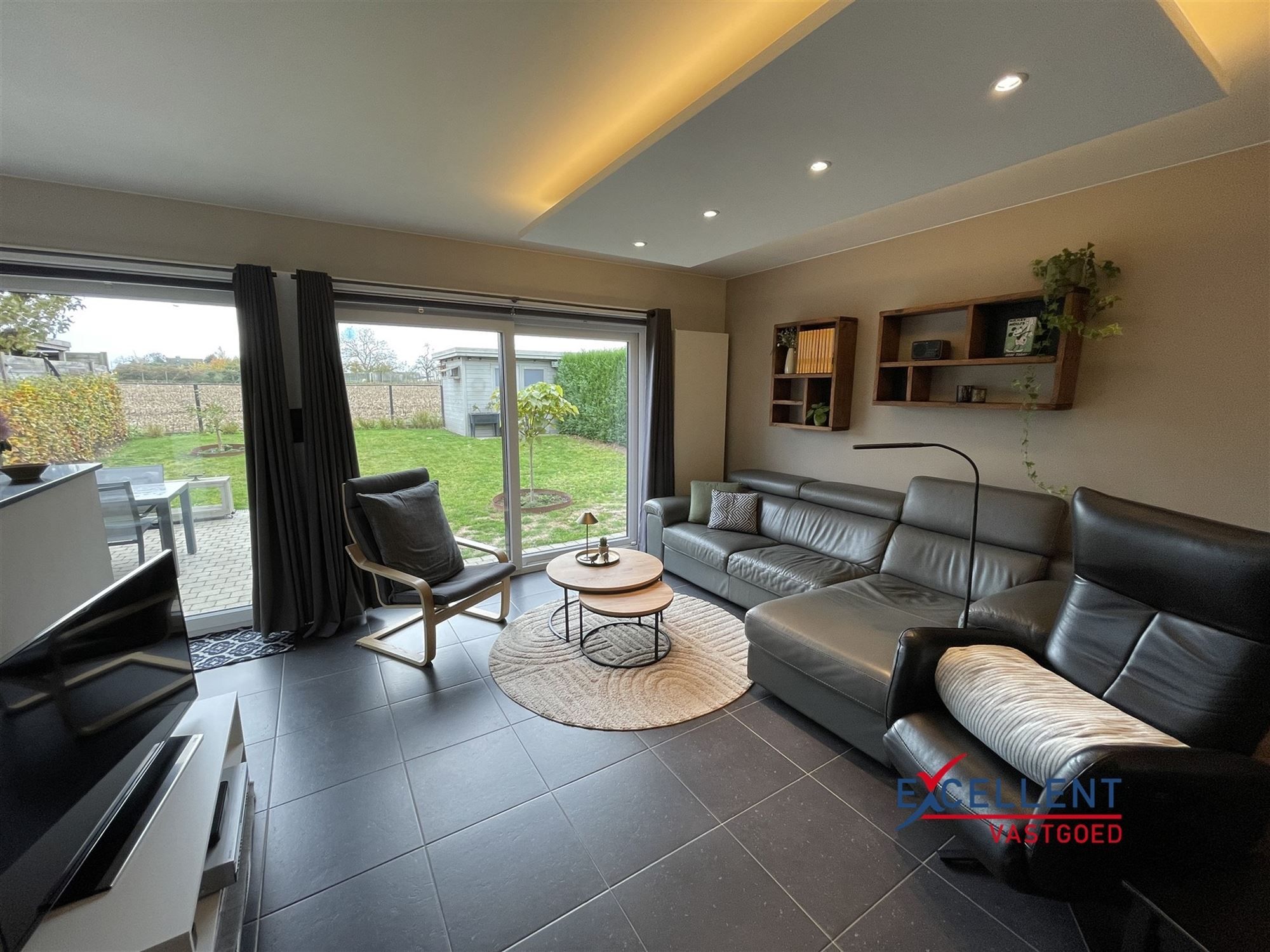 Rustig gelegen halfopen woning te huur met 3 slaapkamers foto 3