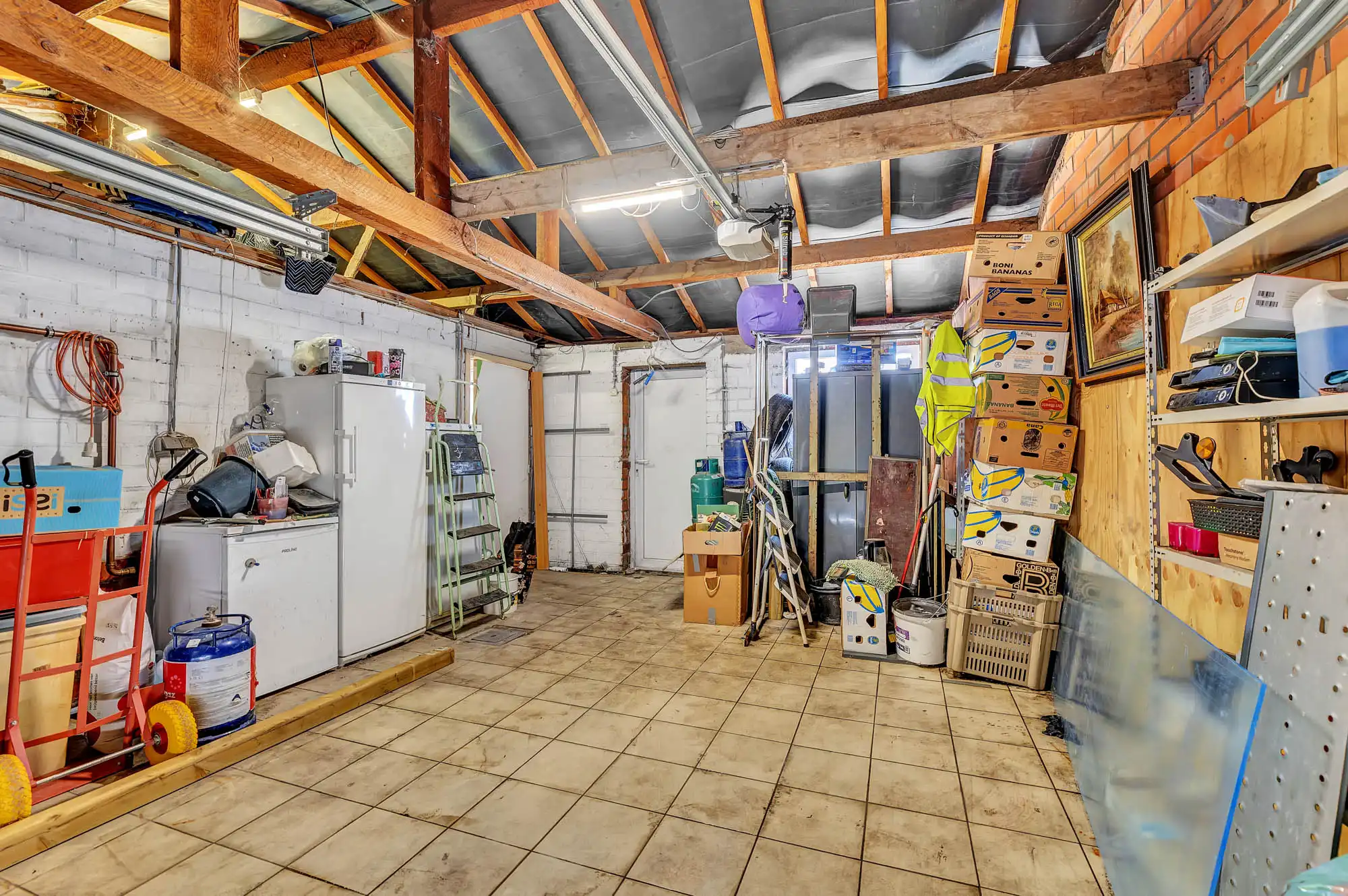 Te renoveren woning met 3 slaapkamers en garage foto 20