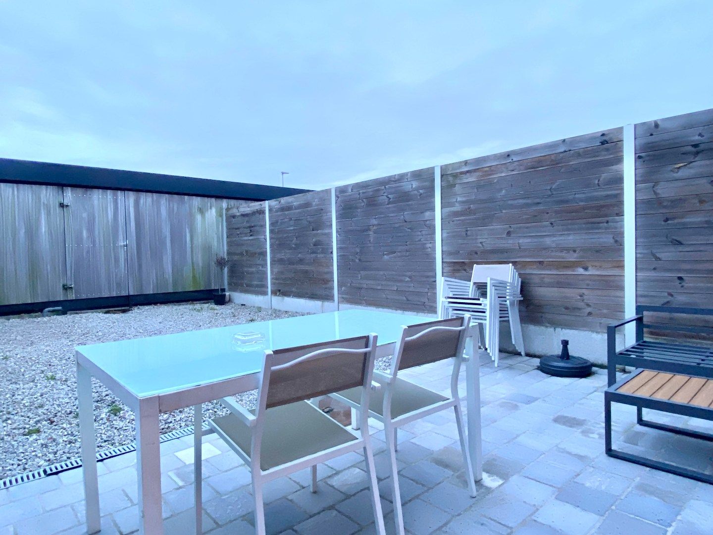 Recente woning in rustige buurt met 3 slaapkamers, zuidgerichte tuin en carport in Heule foto 9