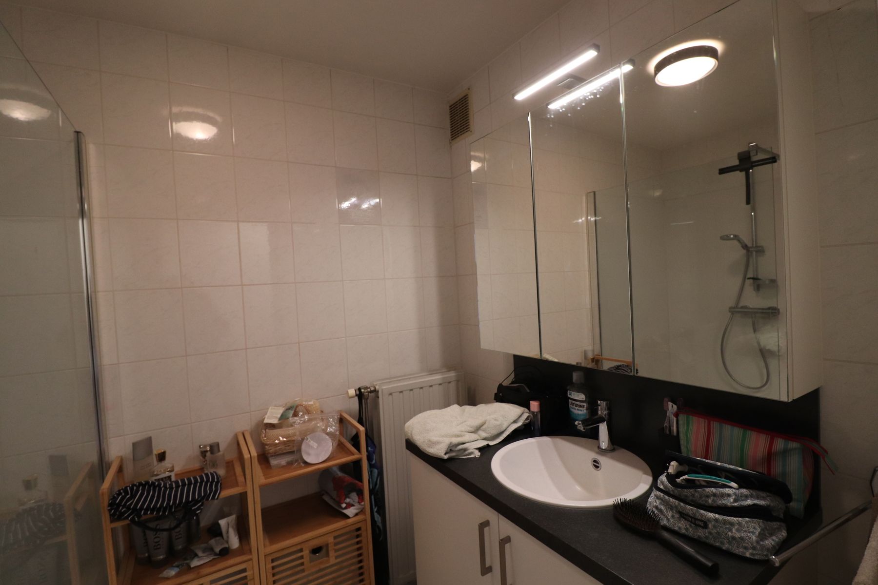 Gerenoveerd appartement op de 2de verdieping met 2 slaapkamers, terrassen en garage. foto 17