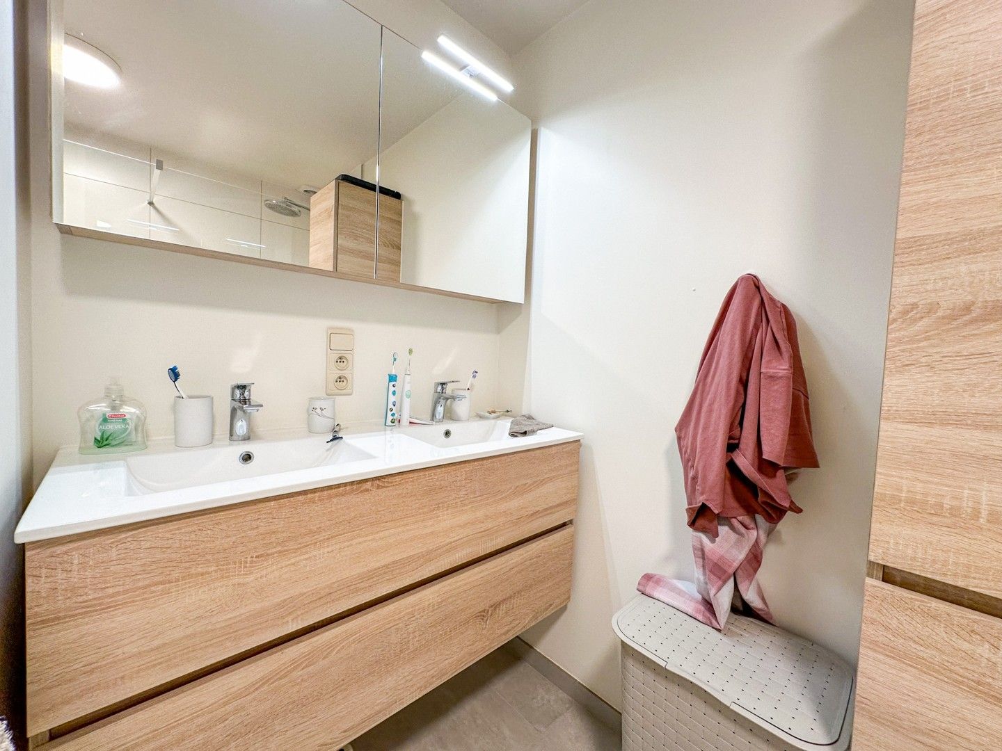 Thuis komen in Eeklo – instapklare woning met tuin foto 11