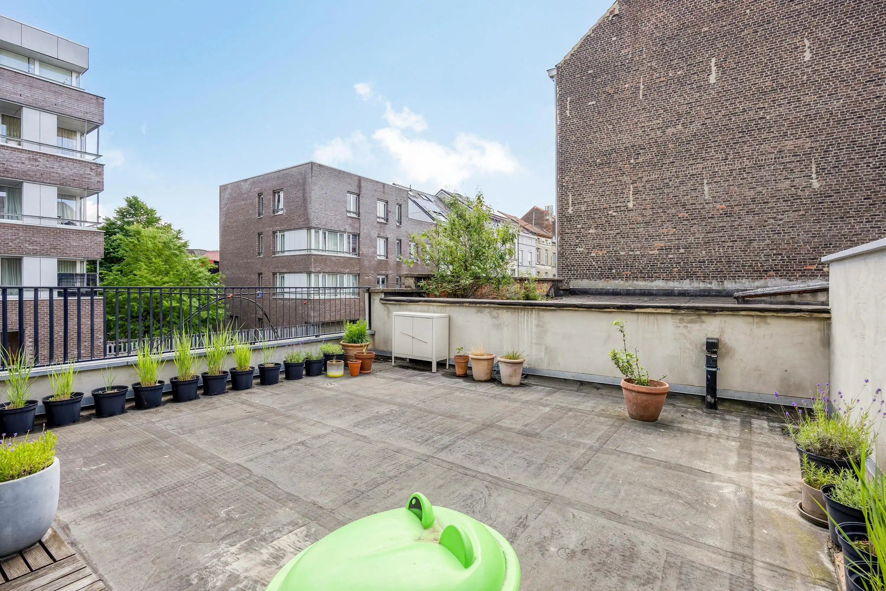 Gerenoveerd Herenhuis met Handelszaak & Kanaalzicht te Koop foto 25
