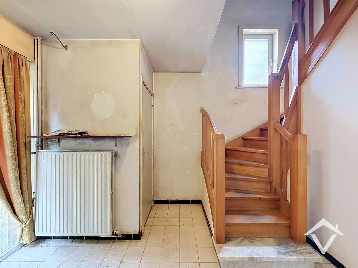 Stevige woning met 3 slaapkamers, tuin en garage in rustige woonwijk te Roeselare foto 4