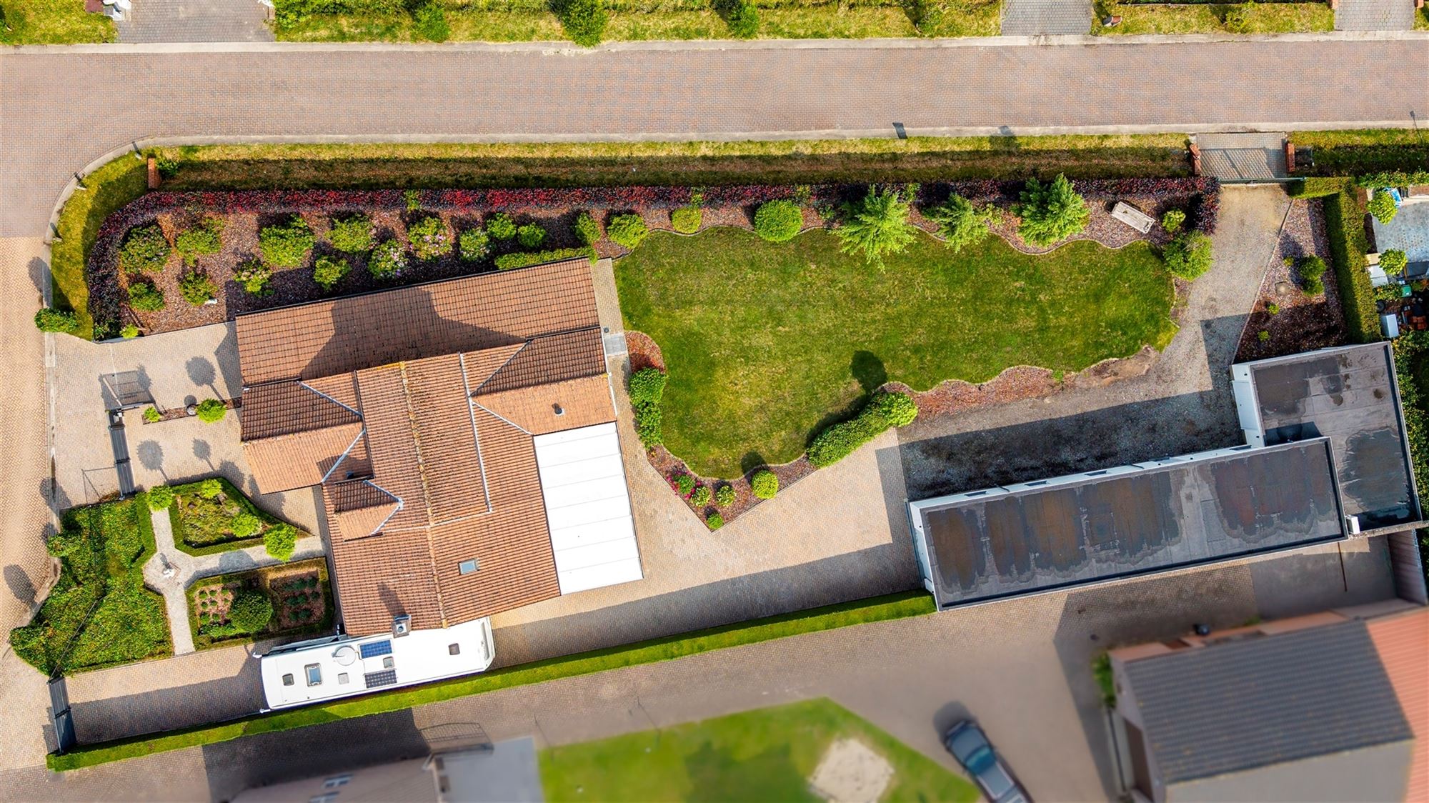 Prachtige villa in rustige wijk met vergund magazijn van 100 m² foto 19