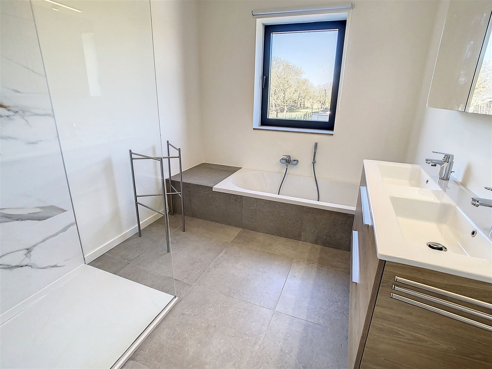 Mooie instapklare woning, 3 slpks, tuin, terras, garage foto 51