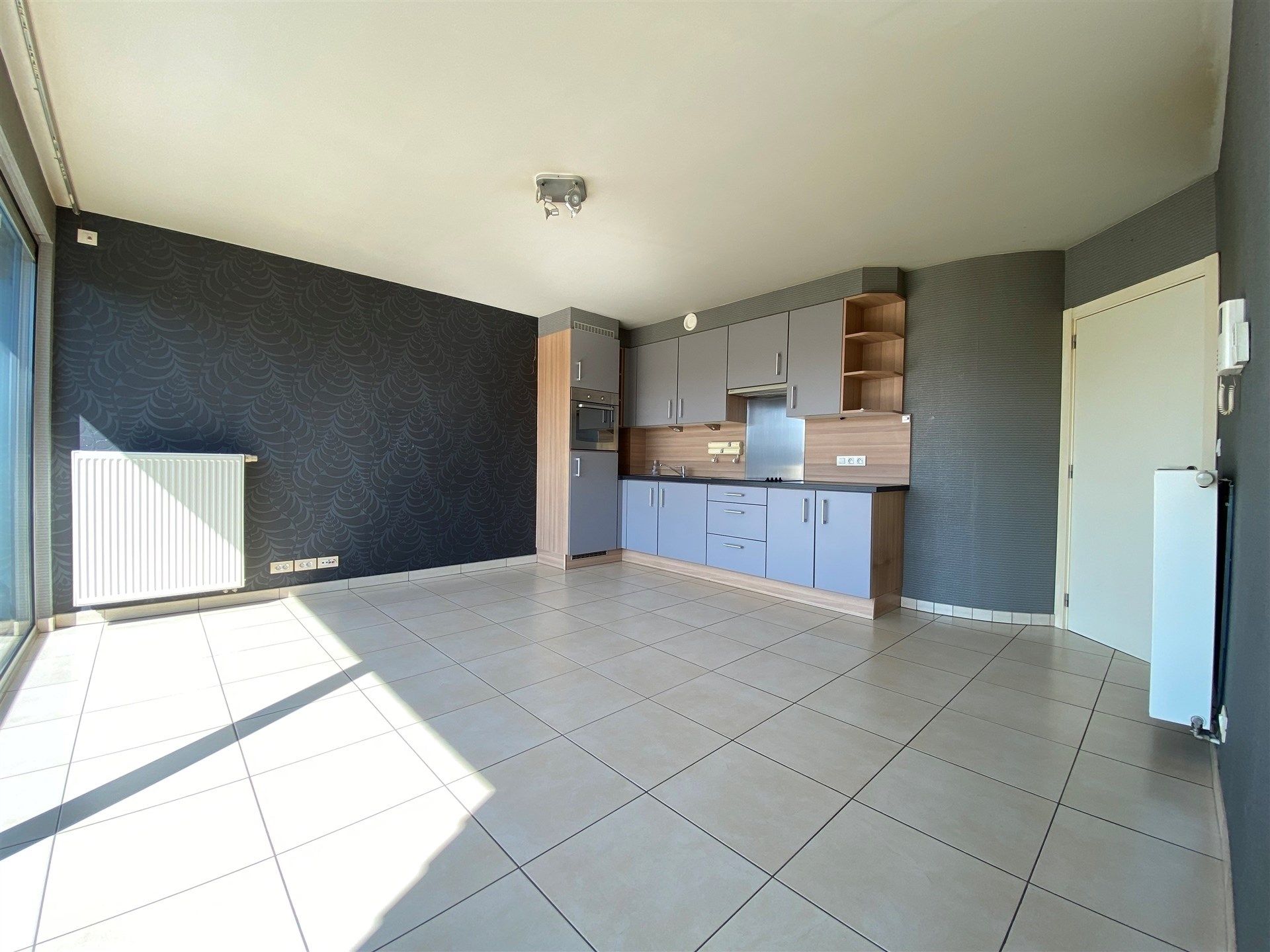 Zeer mooi gelegen instapklaar appartement op de tweede verdieping van de residentie “Square”. foto 8