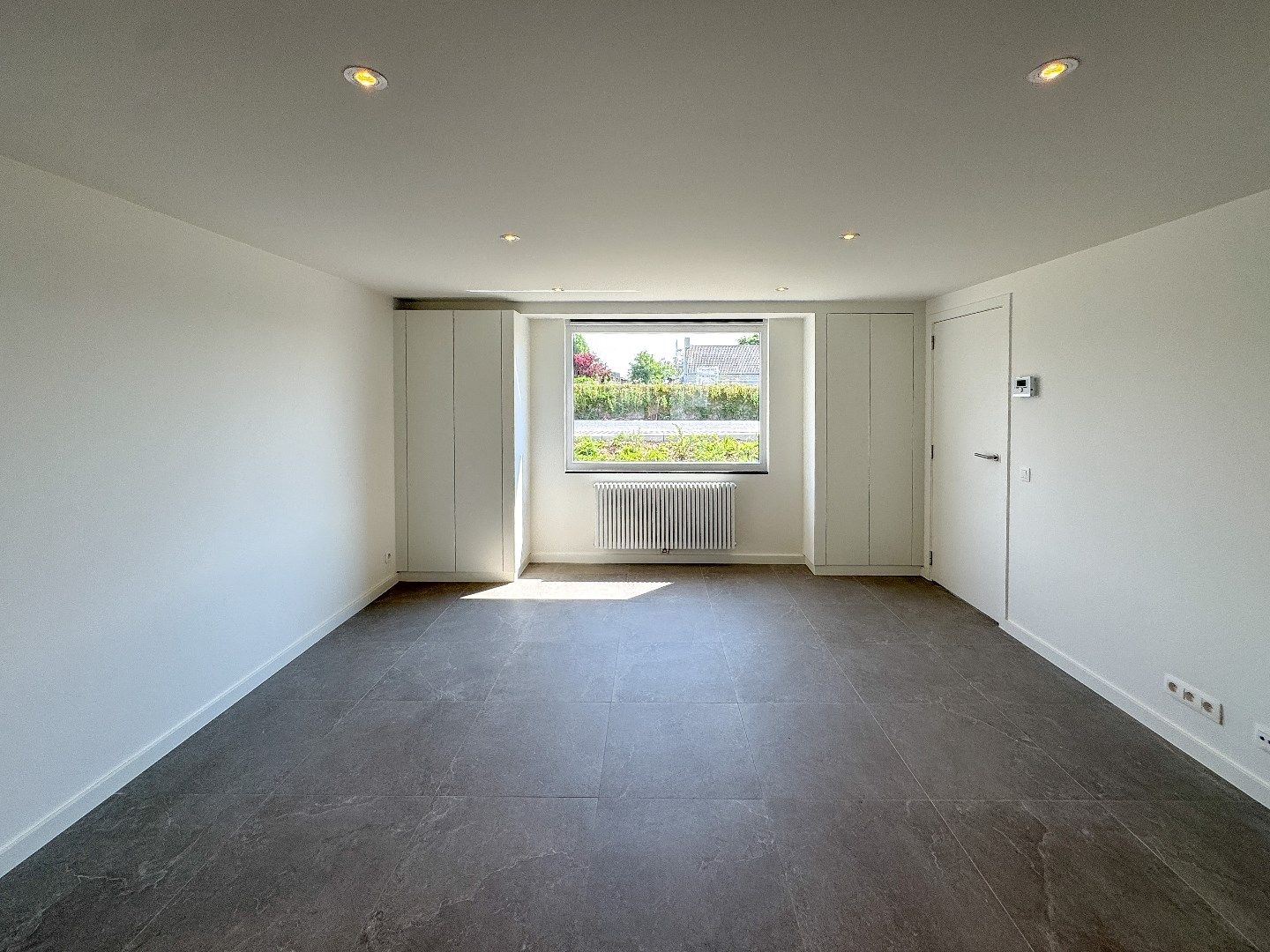 Volledig vernieuwde halfopen bebouwing langs kanaal Plassendale-Nieuwpoort in Leffinge! foto 3