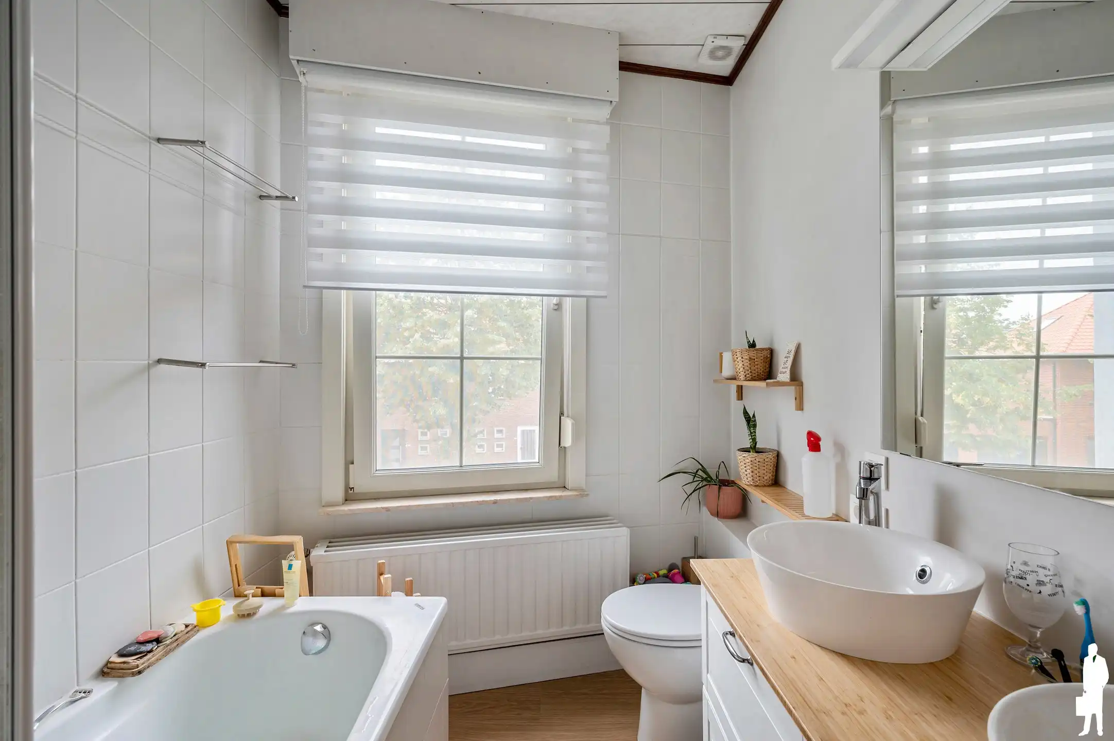Ruime halfopen gezinswoning met 4 slaapkamers, veranda en tuin in Mechelen. foto 11