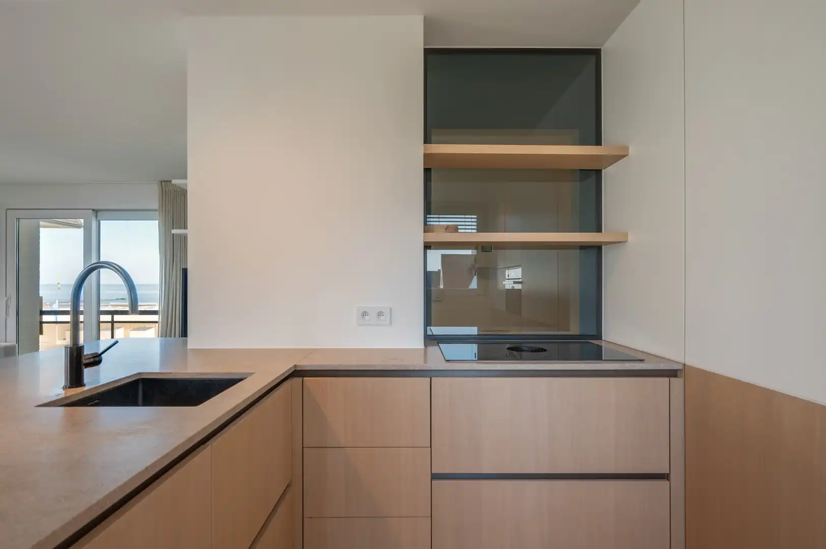 Luxueus gerenoveerd hoekappartement met zeezicht vlakbij de wandeldijk in het Zoute. foto 10