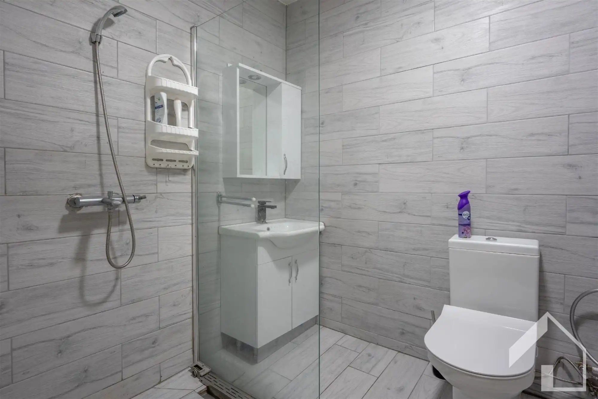 Ruime woning (190 m²) met tuin en veel potentieel foto 7