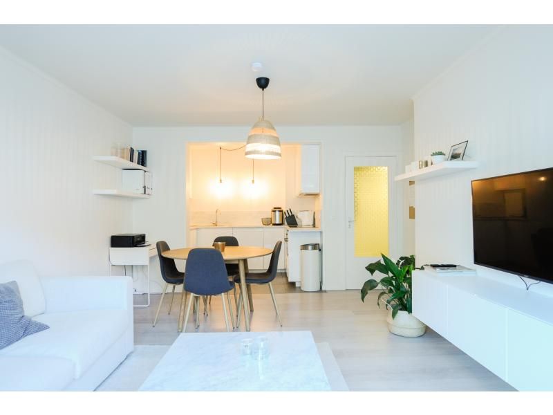 Instapklaar appartement op uitstekende locatie foto {{pictureIndex}}