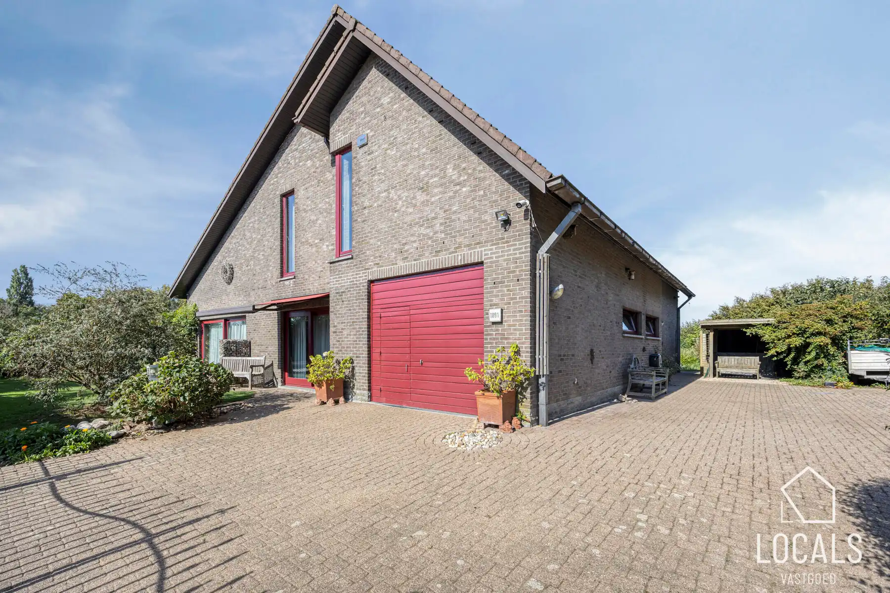 Ruime woning met 8 kamers & bouwgrond open bebouwing foto 41