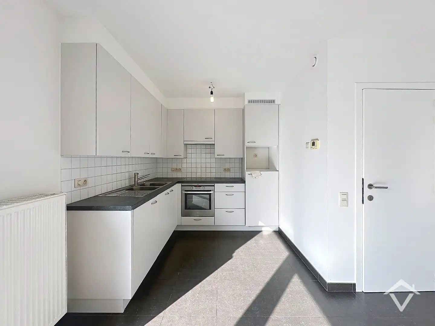 Instapklaar gelijkvloers appartement met staanplaats te Gistel foto 6