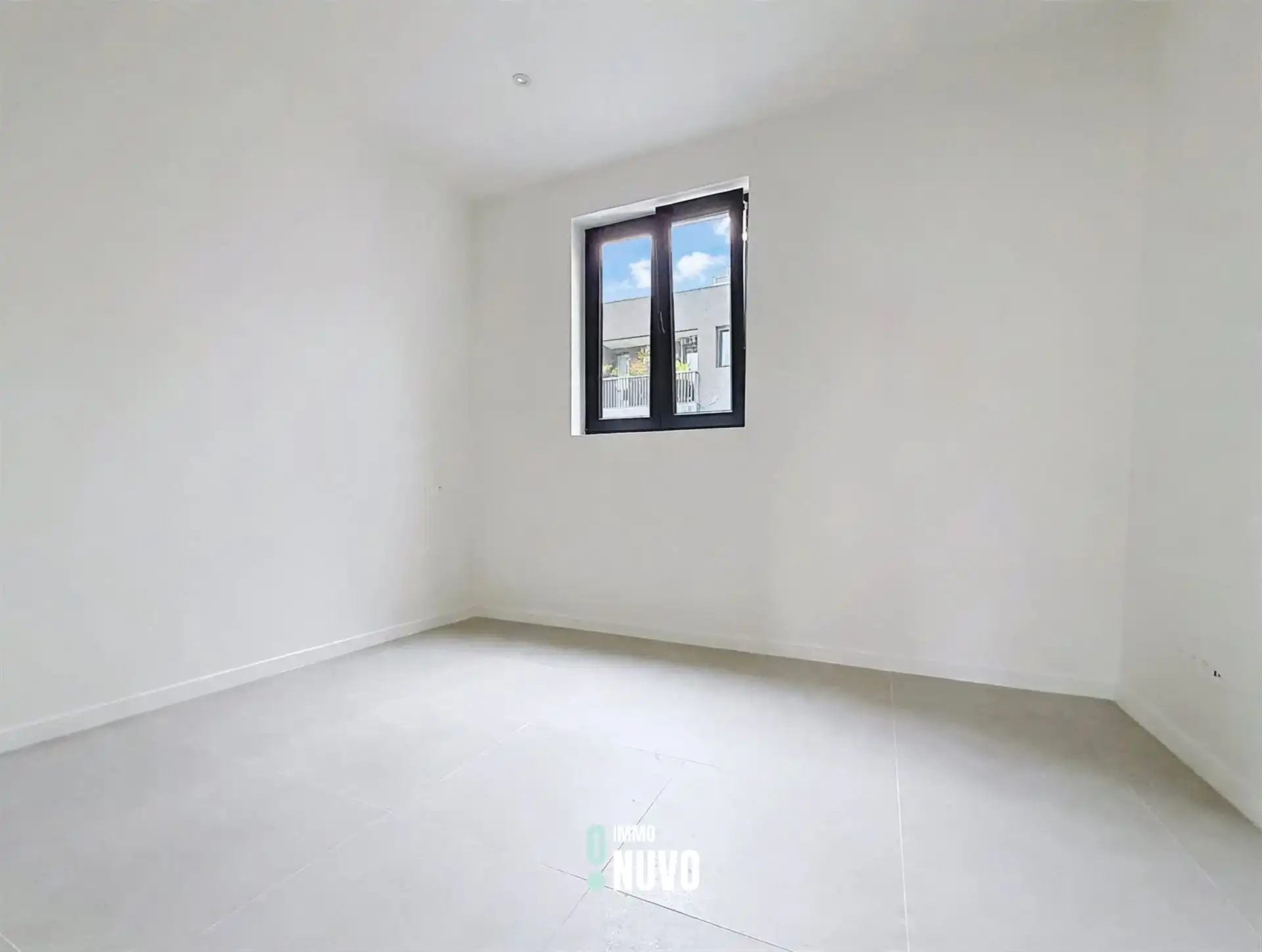 Woning met loods foto 10