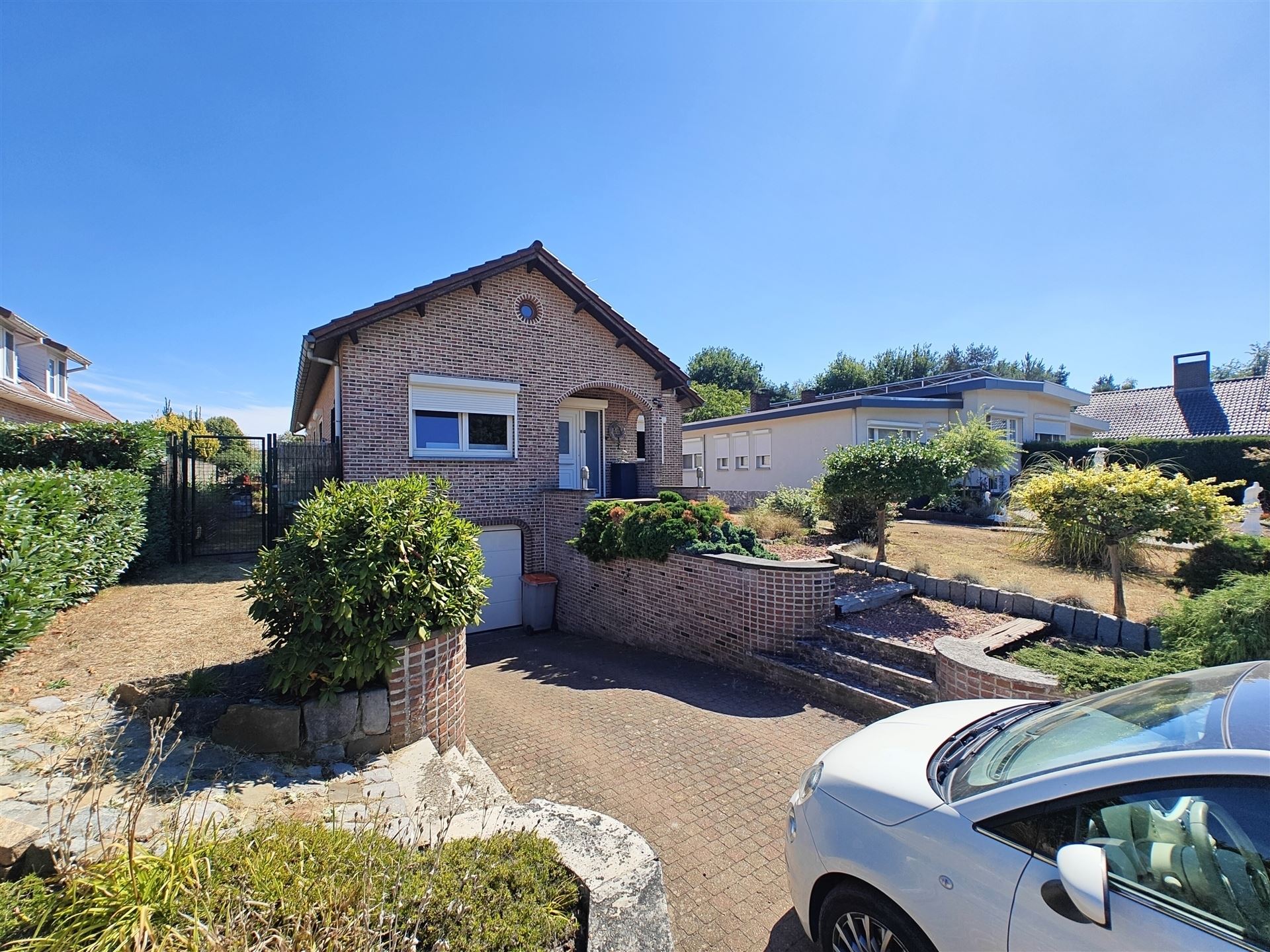 Vrijstaande bungalow woning met 3 slaapkamers en inpandige garage  foto 27