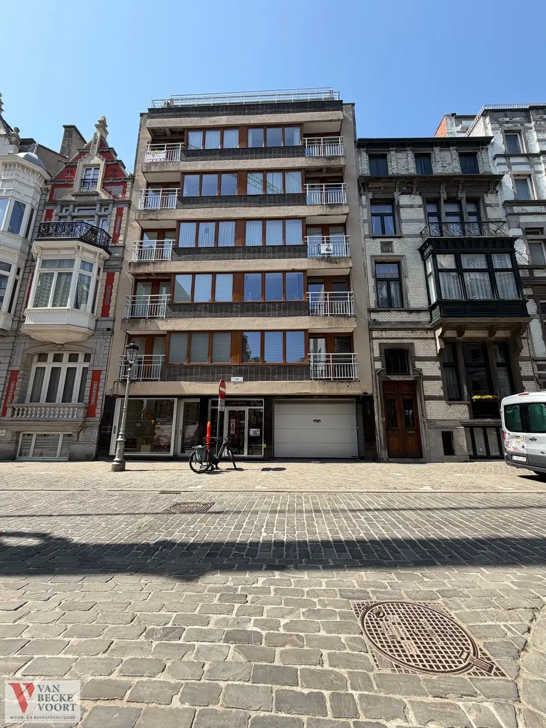 Garagebox 14m² op toplocatie Oostende foto {{pictureIndex}}