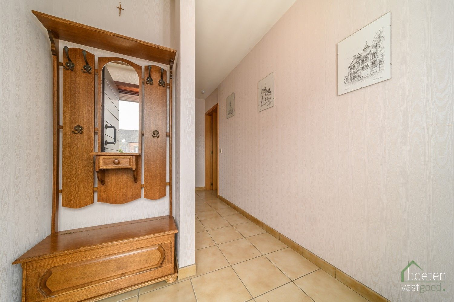 Reninge: Verzorgde gelijkvloerse woning met heel wat potentieel, fantastische tuin met open zicht op de Reningse broeken op 1.108m² totale grondopp. foto 2