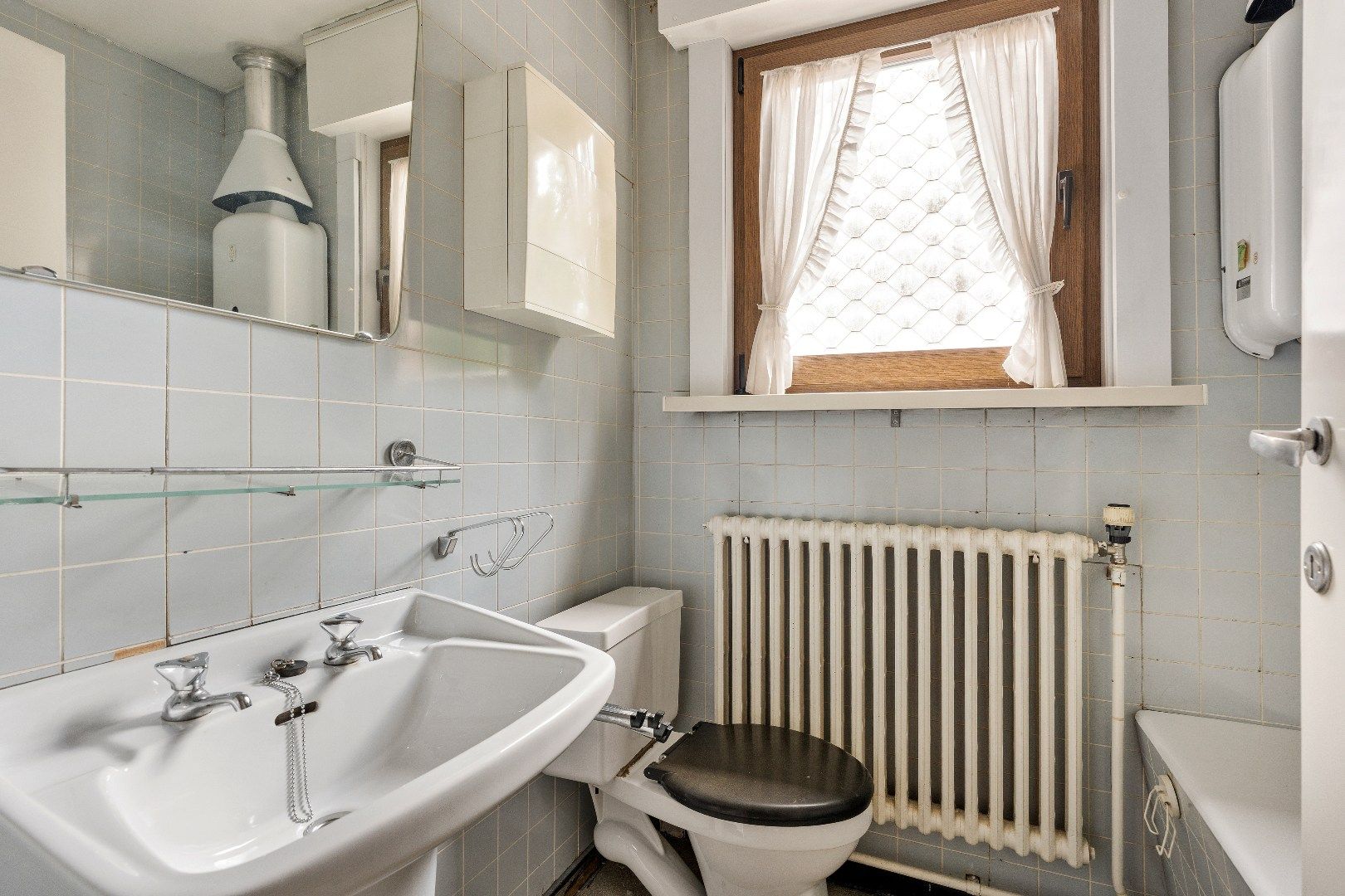 Ruime woning met grote garage, tuin en 4 slaapkamers in Dadizele foto 15