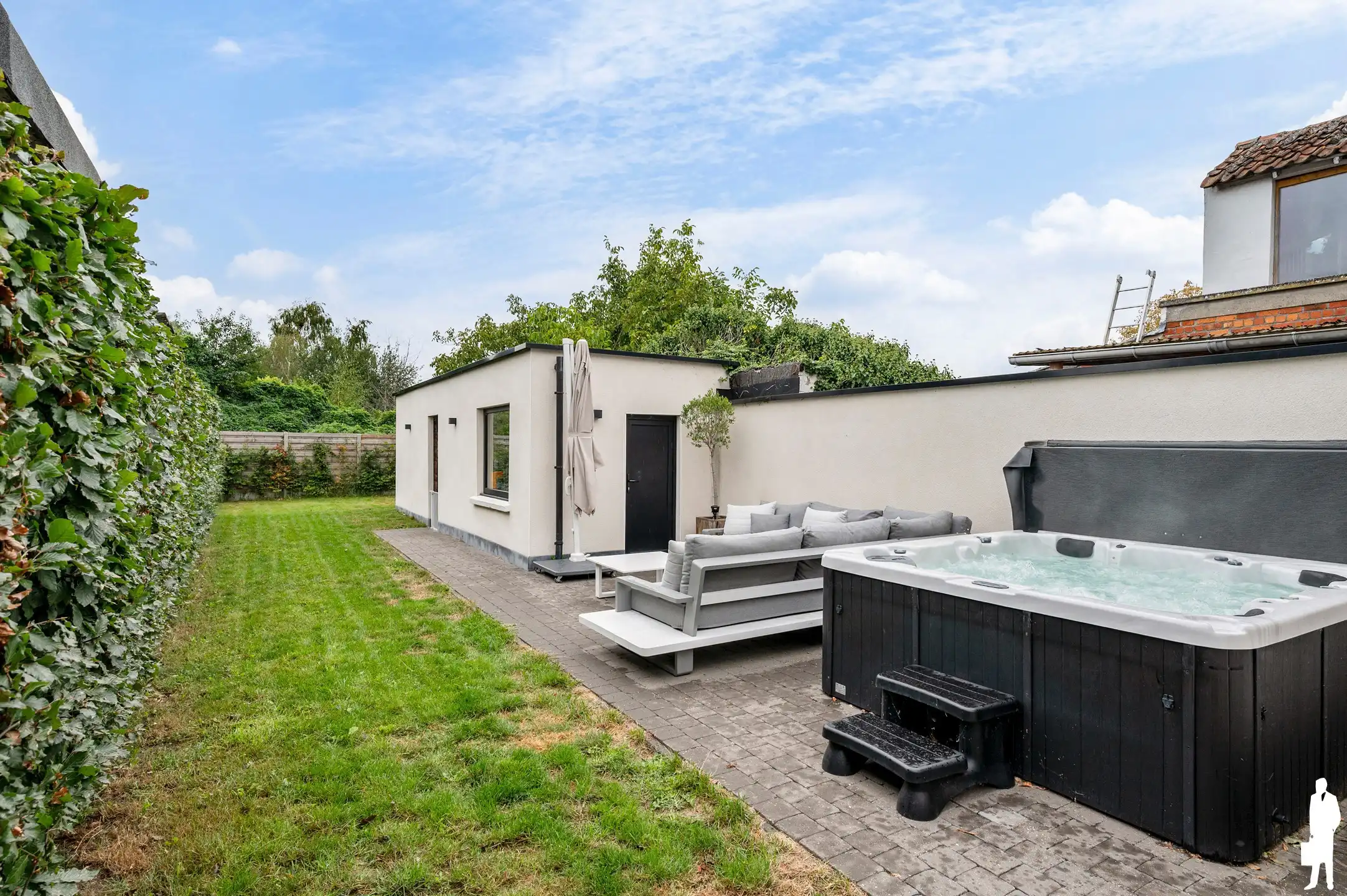 Volledig gerenoveerde woning in doodlopende straat met aangelegde tuin nabij centrum Berlaar. foto 2
