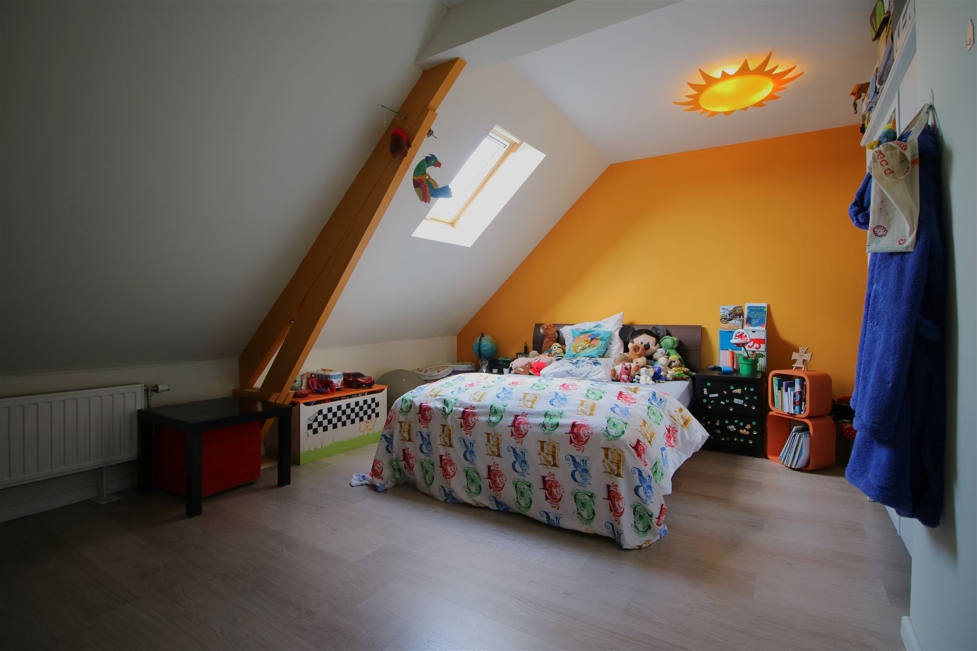 Gerenoveerde woning met 4 slpks, aparte garage en tuin foto 20