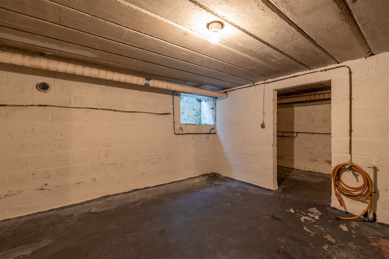 Stadswoning met 2 slk en ruimte inpandige garage foto 24