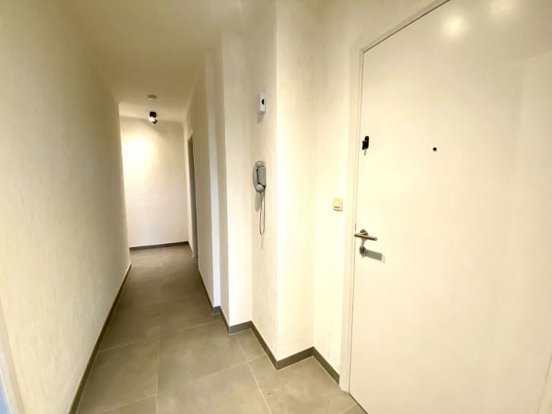 Gerenoveerd appartement met 2 ruime slaapkamer foto 7