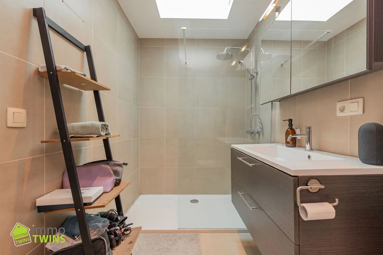 Ruim en stijlvol duplex appartement (155m²) met garage en staanplaats te Schoonaarde (Dendermonde). foto 12