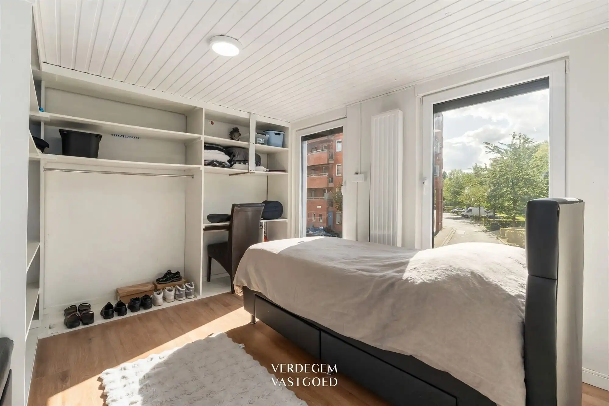 Verzorgde woning met 3 slaapkamers, terras en Bourgoyen als buur foto 10