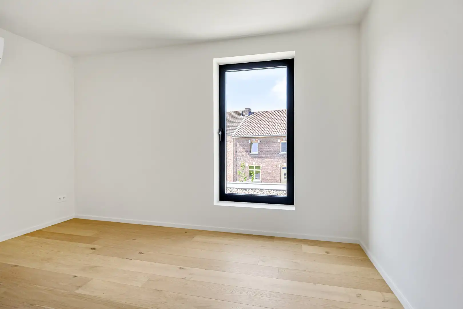 Moderne nieuwbouwwoning met hoogwaardige afwerking in Sint-Truiden (Wilderen).  Aankoop aan 6% btw mogelijk onder voorwaarden. foto 21