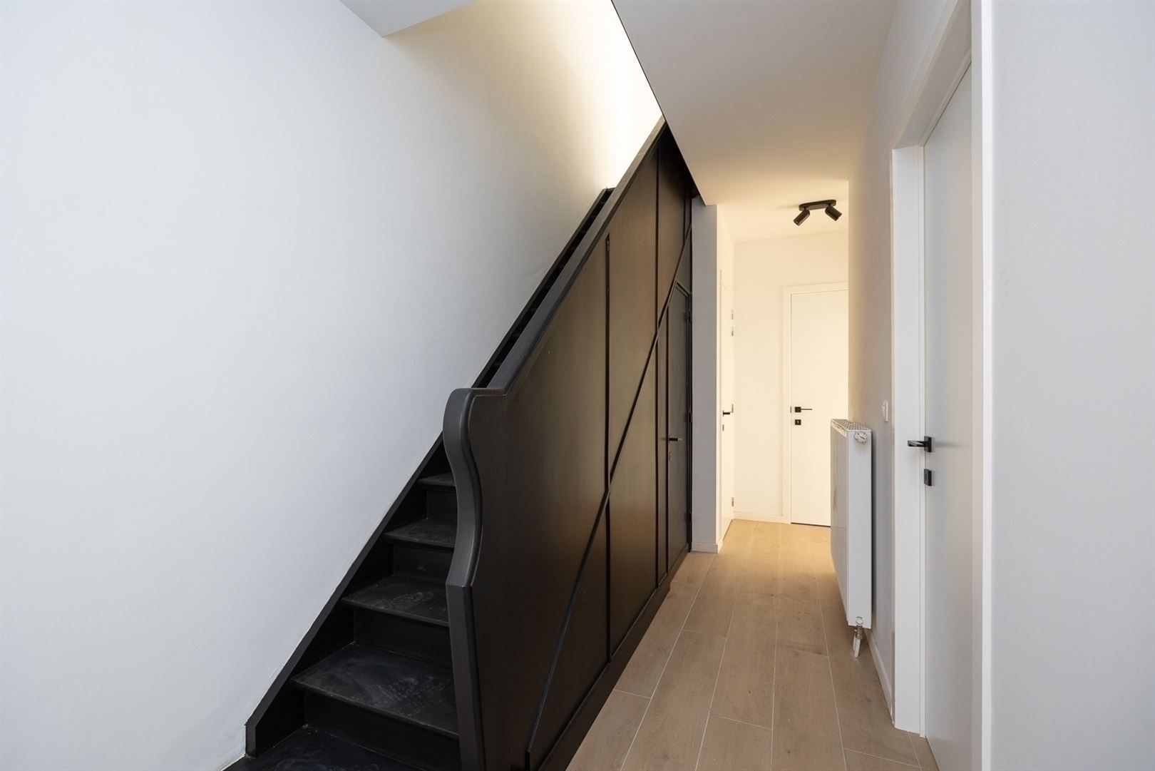 Totaal vernieuwde woning in zeer geliefde straat in centrum!  foto 6