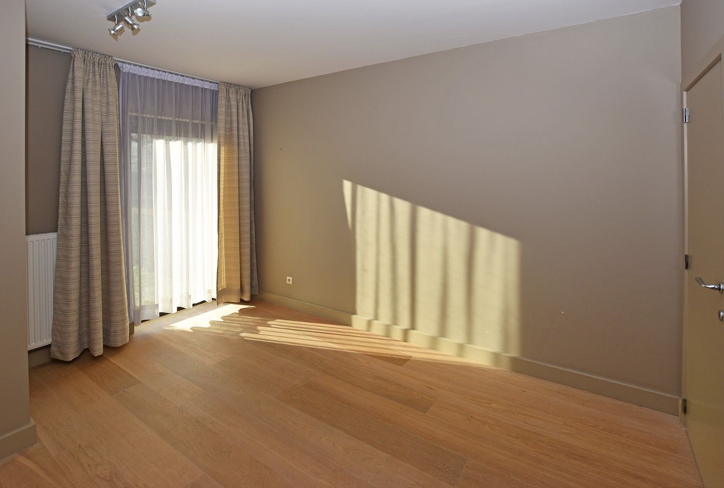 Mooi gelijkvloers appartement met twee slaapkamers en een groot terras te Wijnegem! foto 5