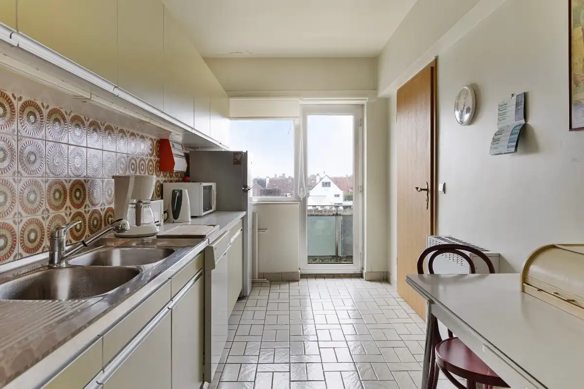 Te renoveren appartement met panoramisch terras en privéparking. foto 9