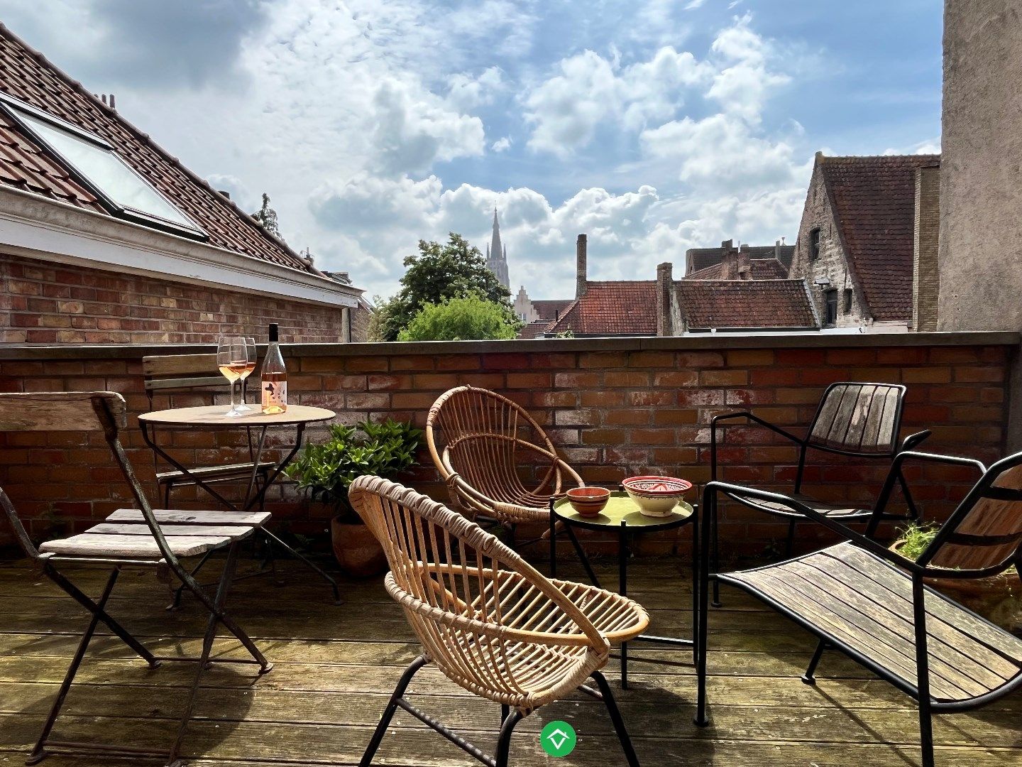 Tof en welgelegen duplex-appartement met boventerras, open zicht op OLV-kerk foto 1