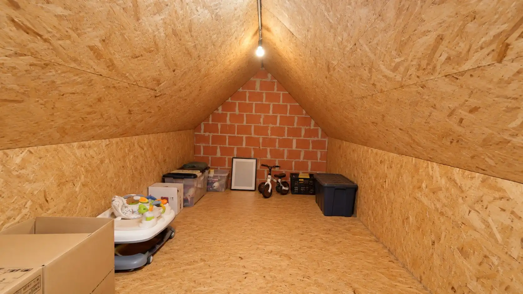 Ruime en lichtrijke gezinswoning met 3 slaapkamers, garage en zonnige tuin in Lokeren. foto 16