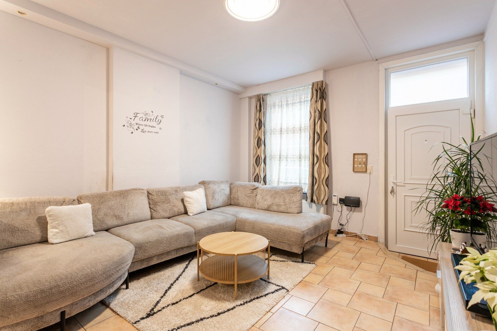 Instapklare woning met 3 slaapkamers, veranda en garagebox in Lembeek foto 3