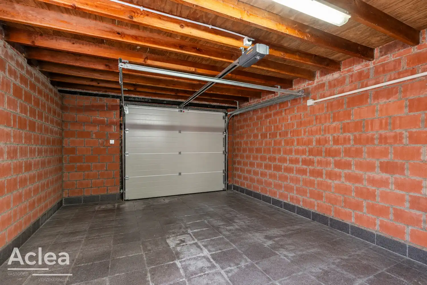 Goed gelegen woning met 3 slaapkamers én garage foto 10