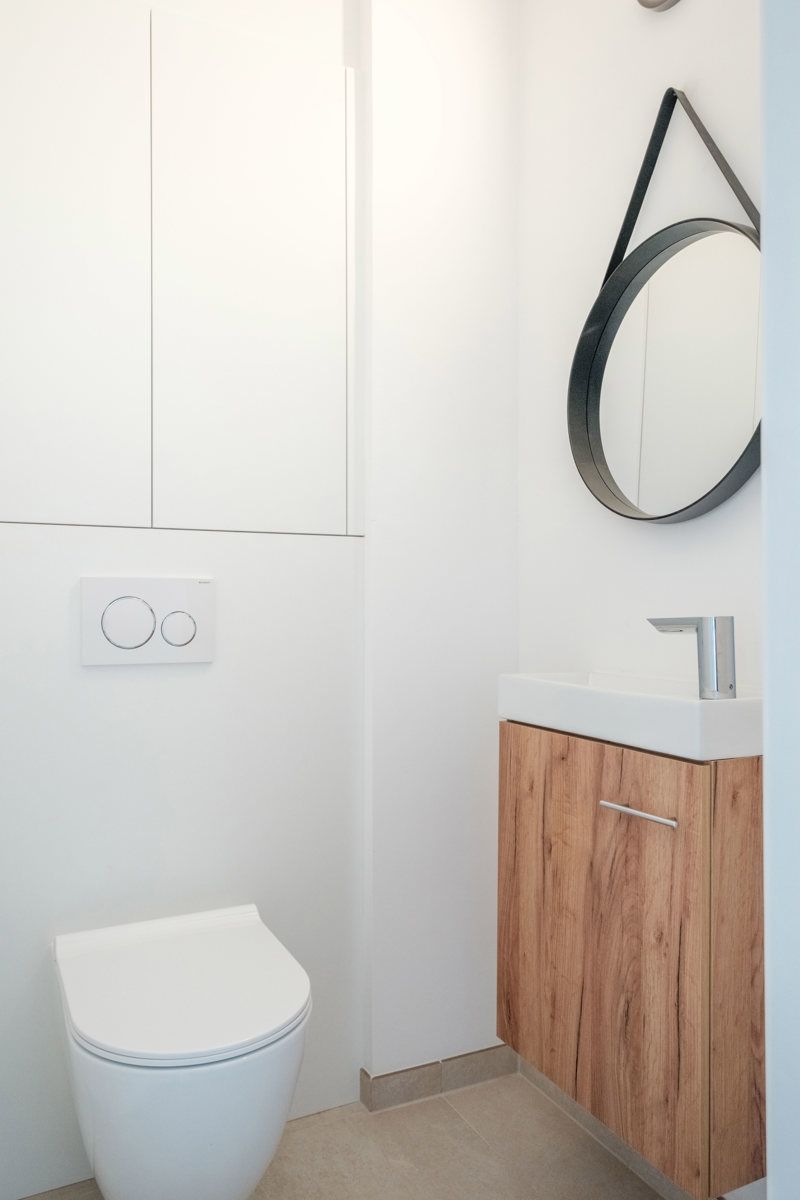 Prachtig gerenoveerd appartement aan de Markt in Gistel. foto 8