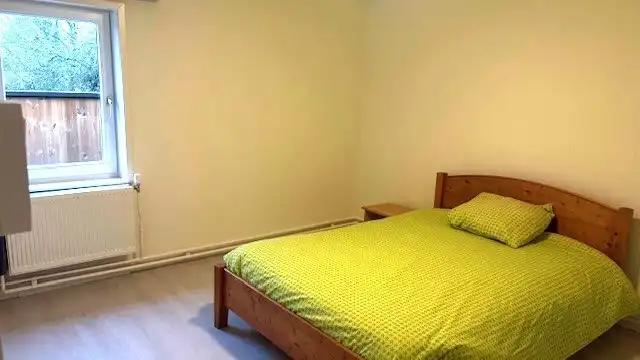 Ruim appartement met 3 slaapkamers nabij het centrum foto 6