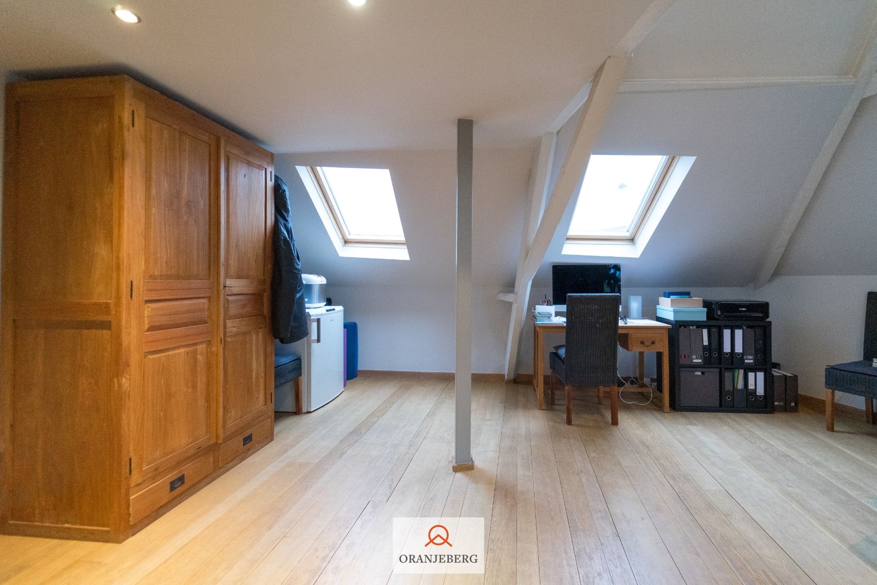 Prachtig BEMEUBELD dakappartement met terras vlakbij Zuid foto 17