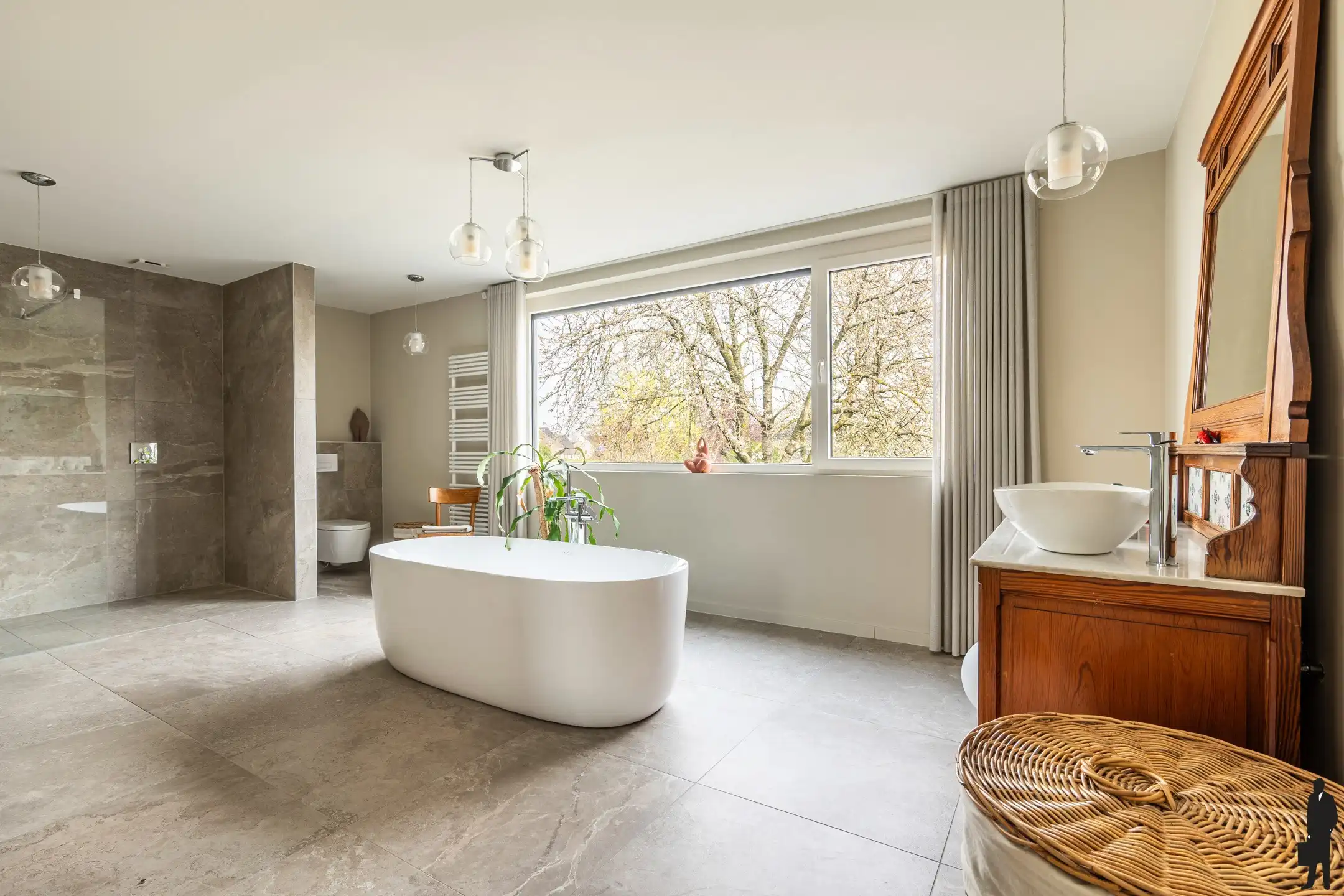 Luxueus energetisch gerenoveerde woning met verwarmd zwembad foto 19