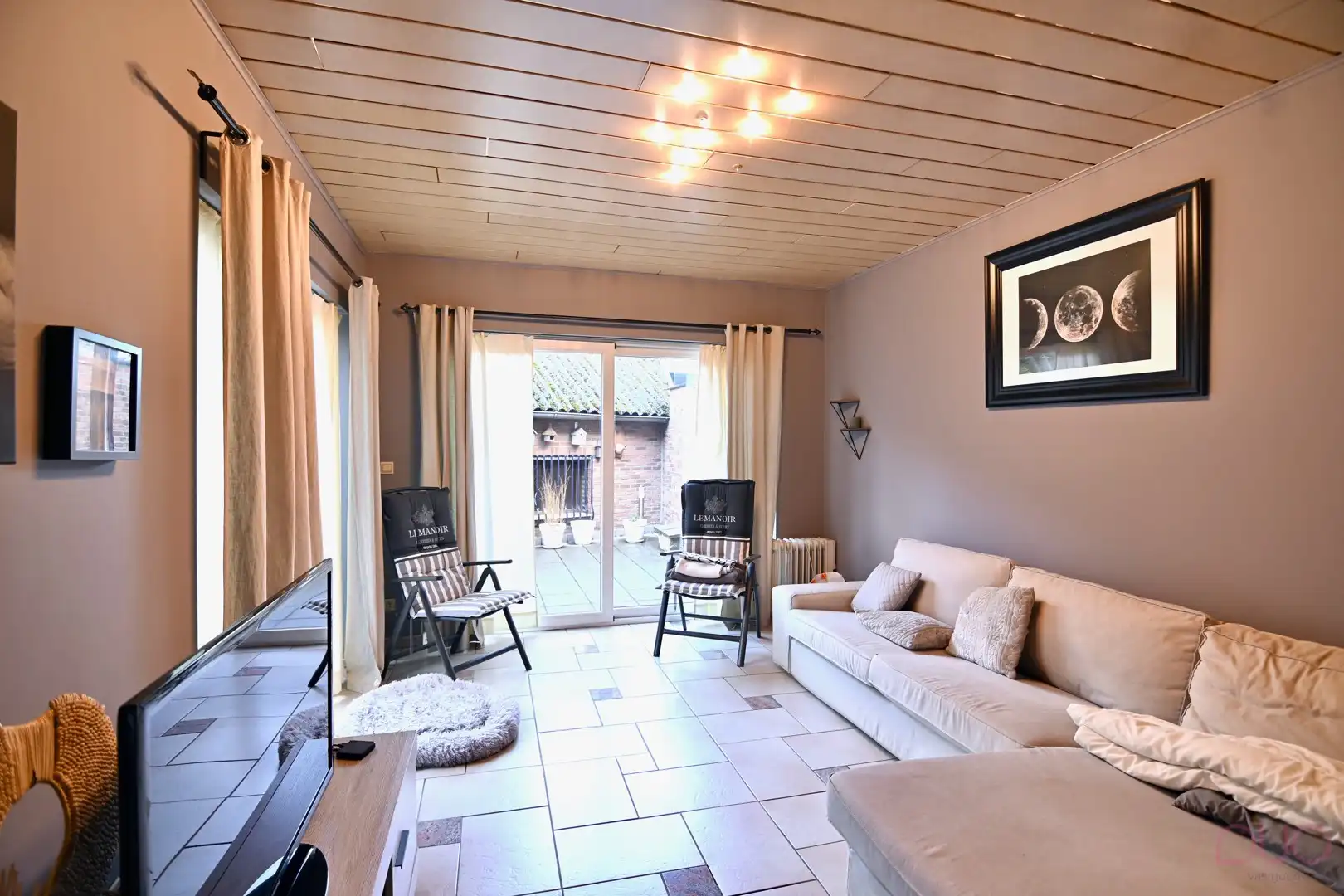 Groot handelspand met aparte ingang, bovenliggende woning en inpandige garage foto 18