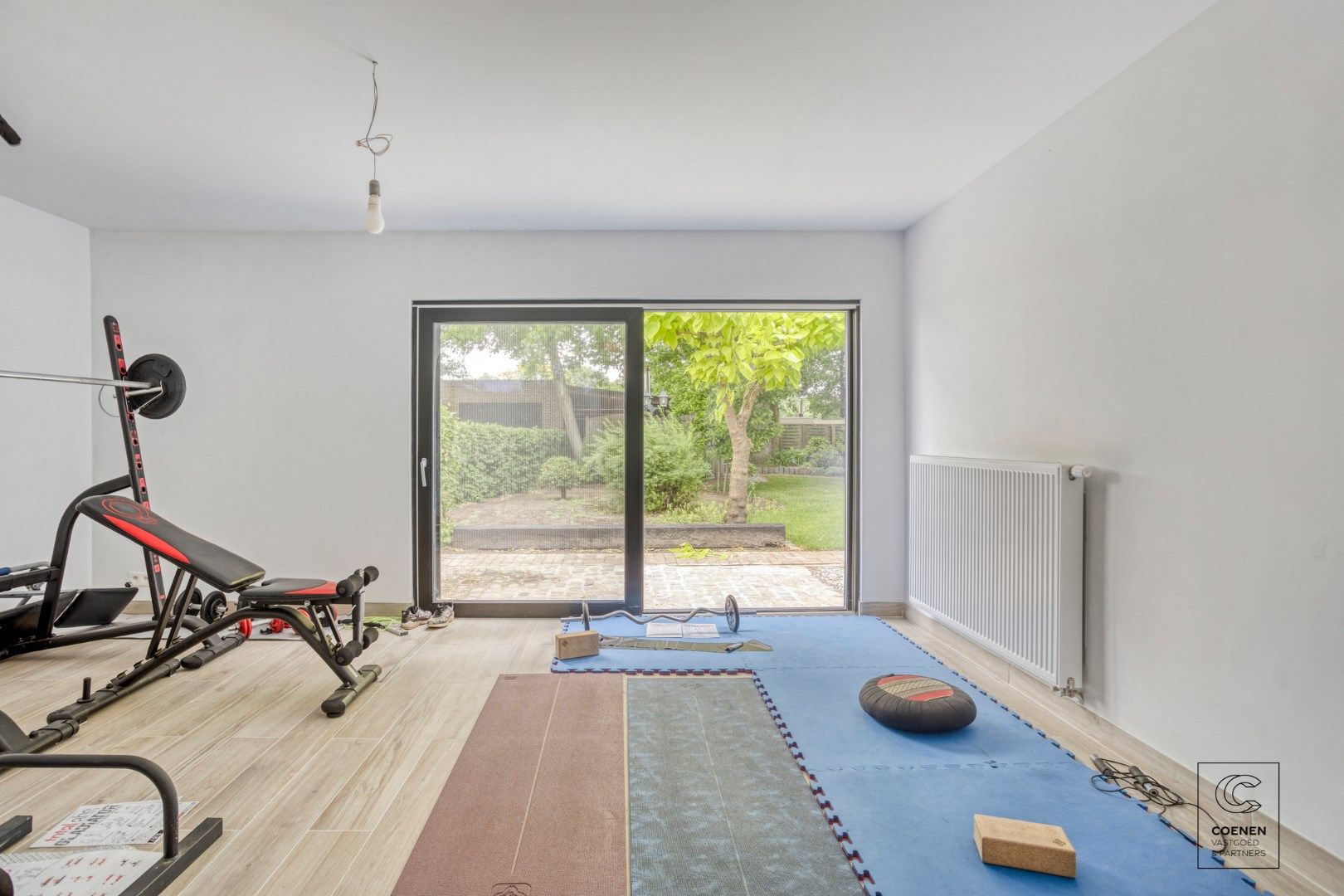 Prachtig, volledig gerenoveerde villa van 351 m² en 6 slaapkamers op een uiterst rustige locatie! foto 25
